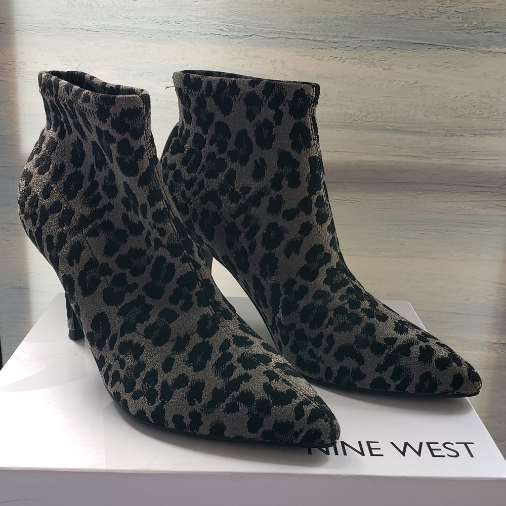Black & Grey Nine West Shooties
